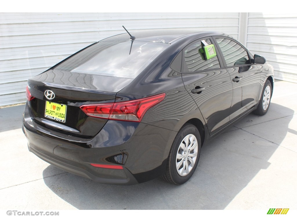 2020 Accent SE - Absolute Black / Beige photo #8