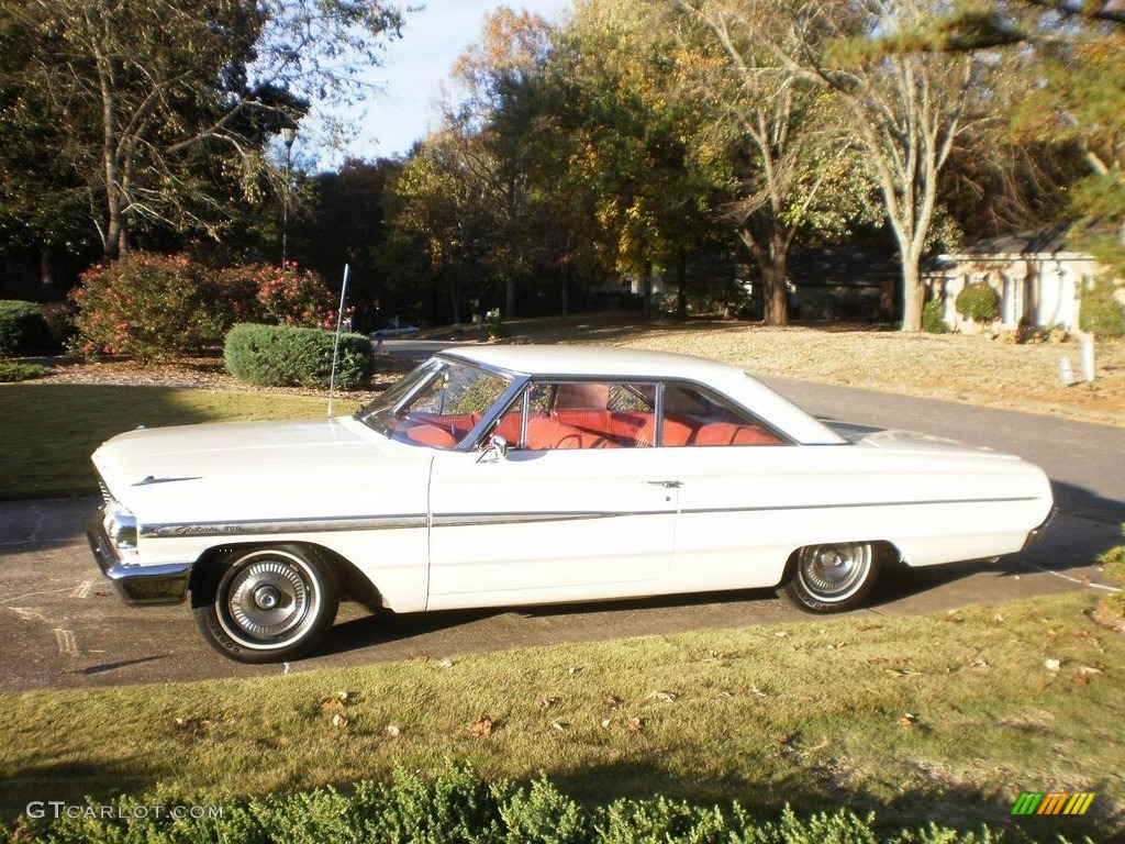 Wimbledon White 1964 Ford Galaxie 500 Sedan Exterior Photo #138544173