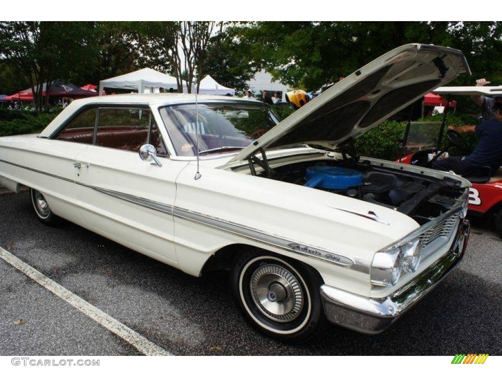 Wimbledon White 1964 Ford Galaxie 500 Sedan Exterior Photo #138544251