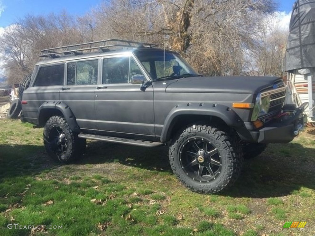 Charcoal Metallic Jeep Grand Wagoneer