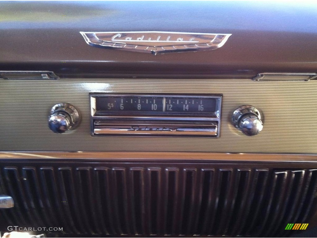 1951 Cadillac Series 62 Sedan Audio System Photos