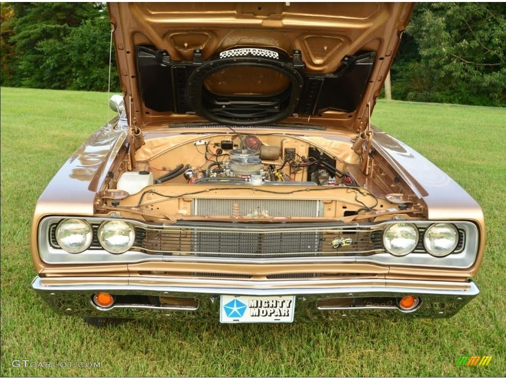 1969 Dodge Coronet Super Bee Hardtop Engine Photos