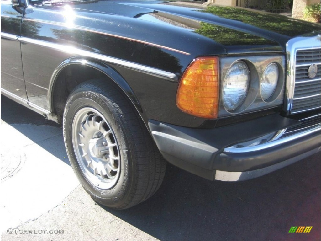 1980 Mercedes-Benz E Class 300 D Sedan Wheel Photo #138553788