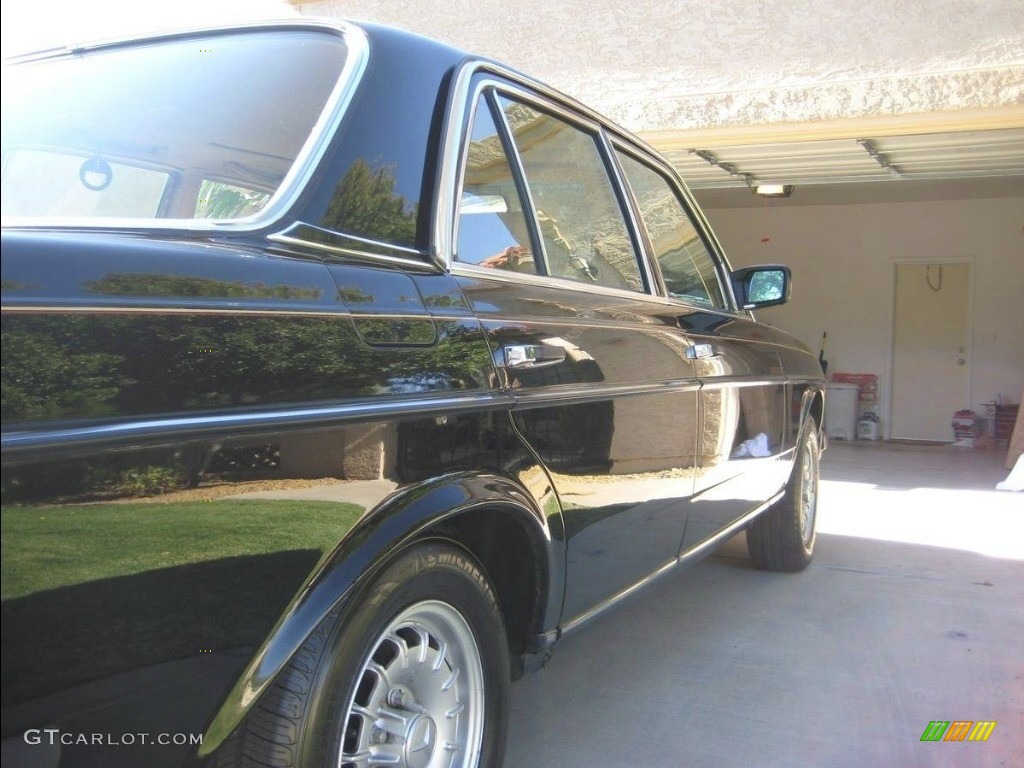 1980 E Class 300 D Sedan - Black / Palamino photo #10