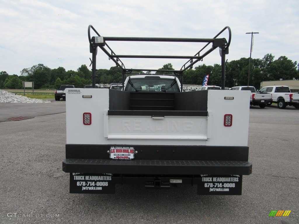 2017 F450 Super Duty XL Crew Cab 4x4 Chassis - Oxford White / Medium Earth Gray photo #11