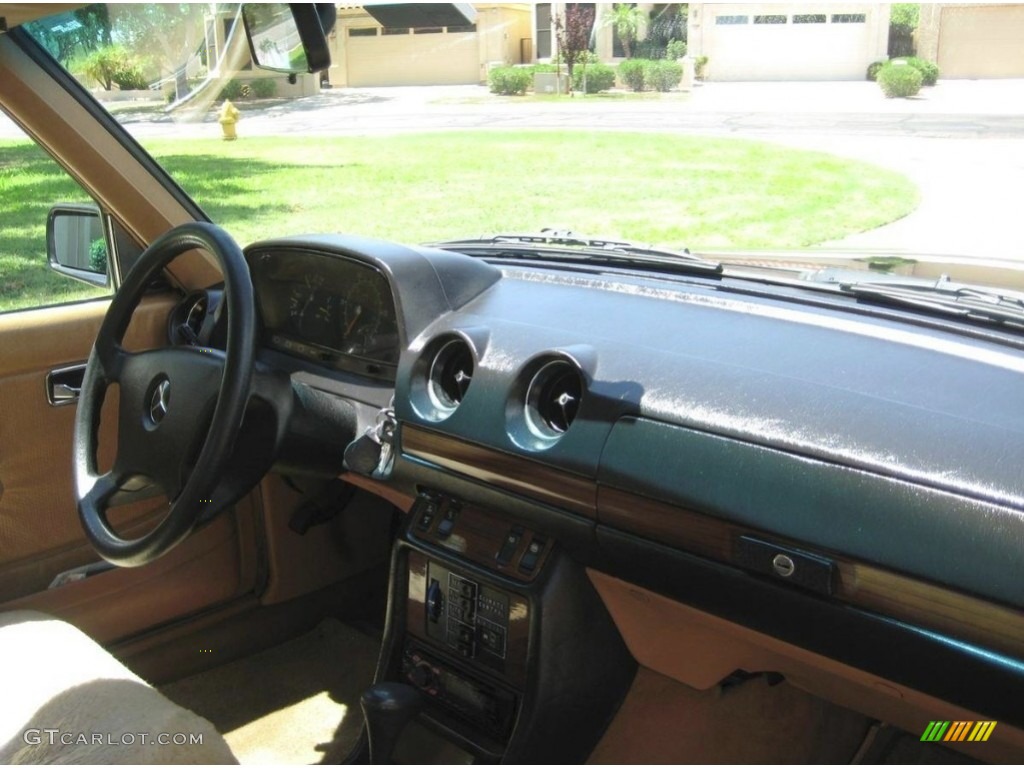 1980 Mercedes-Benz E Class 300 D Sedan Palamino Dashboard Photo #138553974