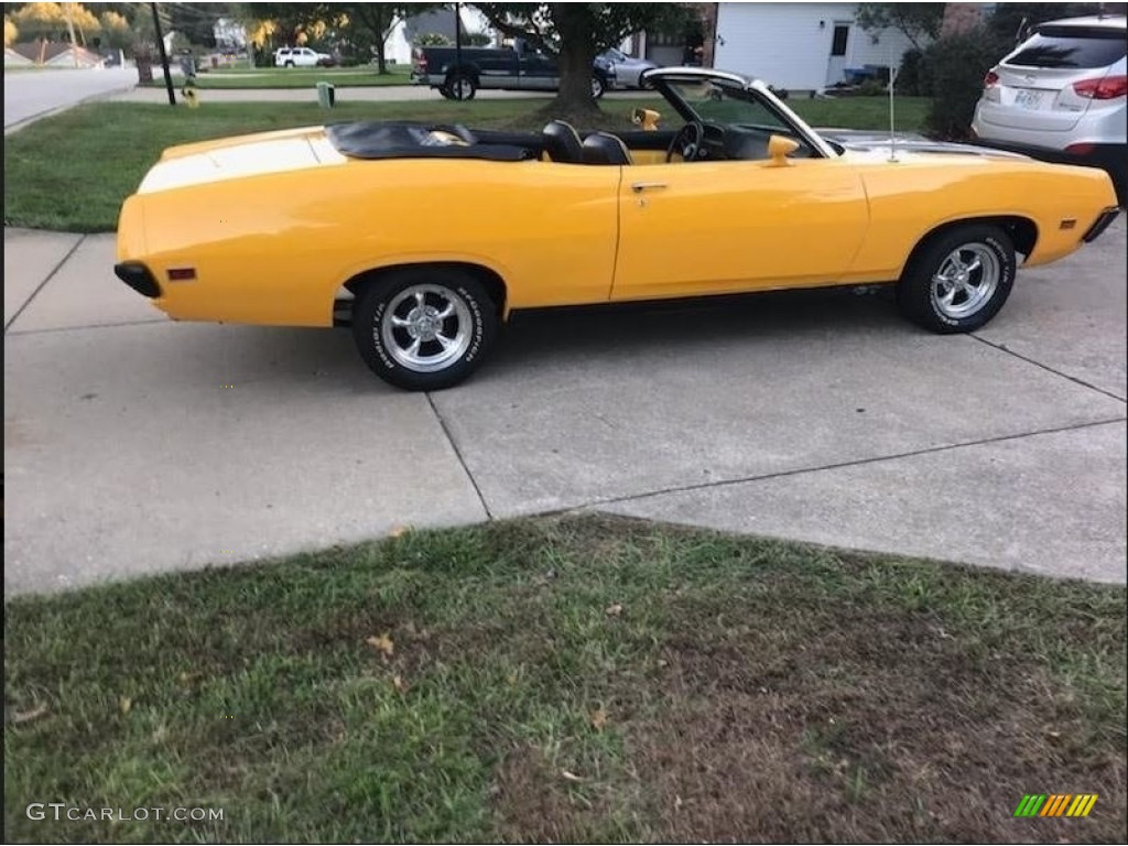 Custom Yellow 1971 Ford Torino GT Convertible Exterior Photo #138557334