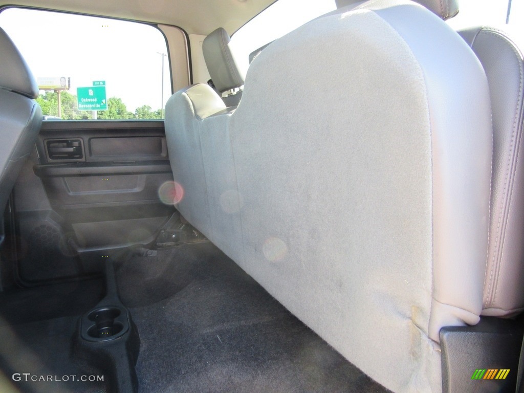 2016 Ram 5500 Tradesman Crew Cab Chassis Rear Seat Photo #138557403