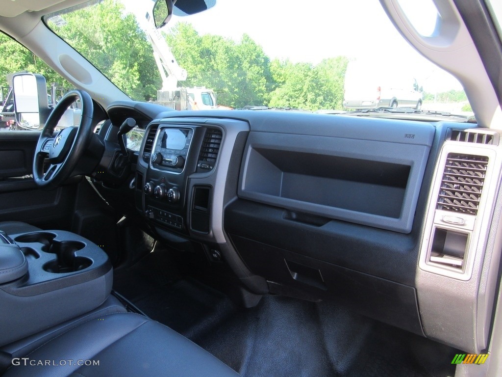 2016 Ram 5500 Tradesman Crew Cab Chassis Diesel Gray/Black Dashboard Photo #138557502