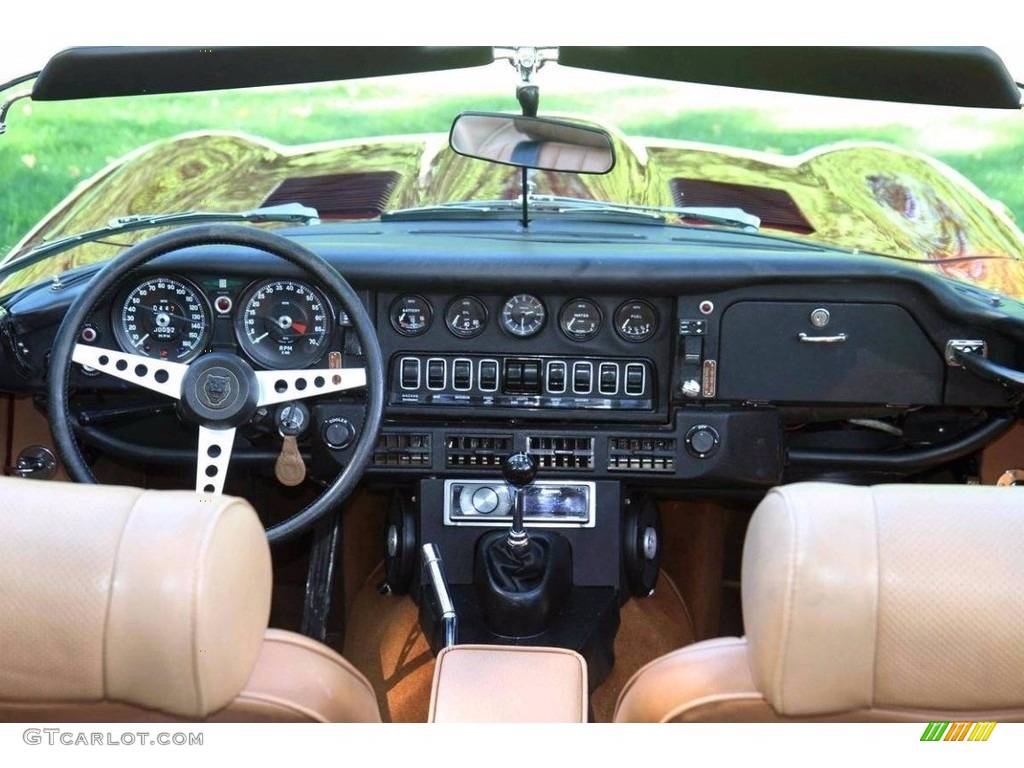 1974 Jaguar XKE Series III Roadster Beige Dashboard Photo #138557973
