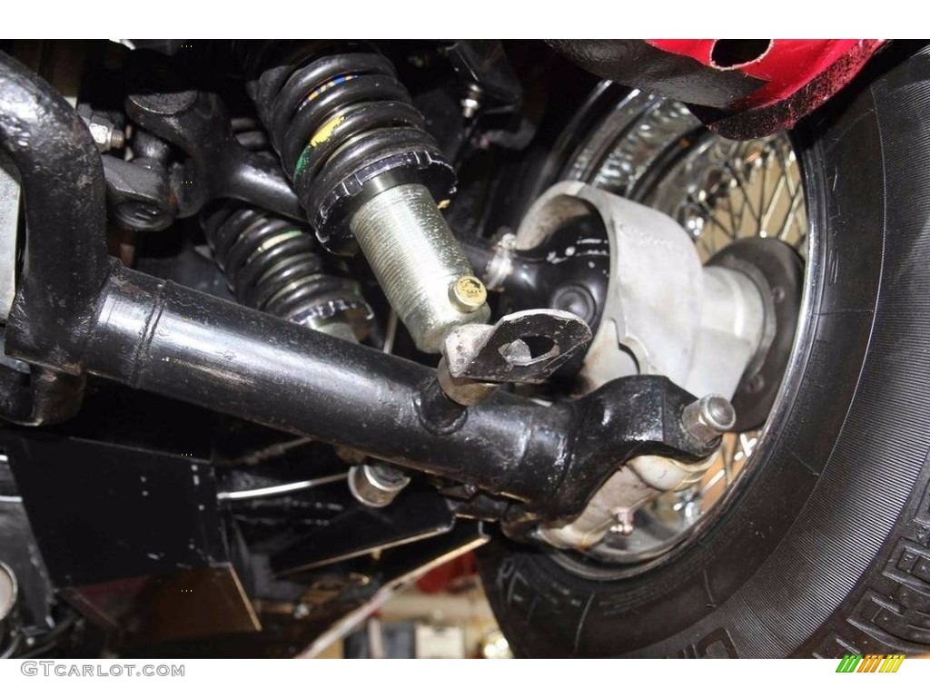 1974 Jaguar XKE Series III Roadster Undercarriage Photo #138558438