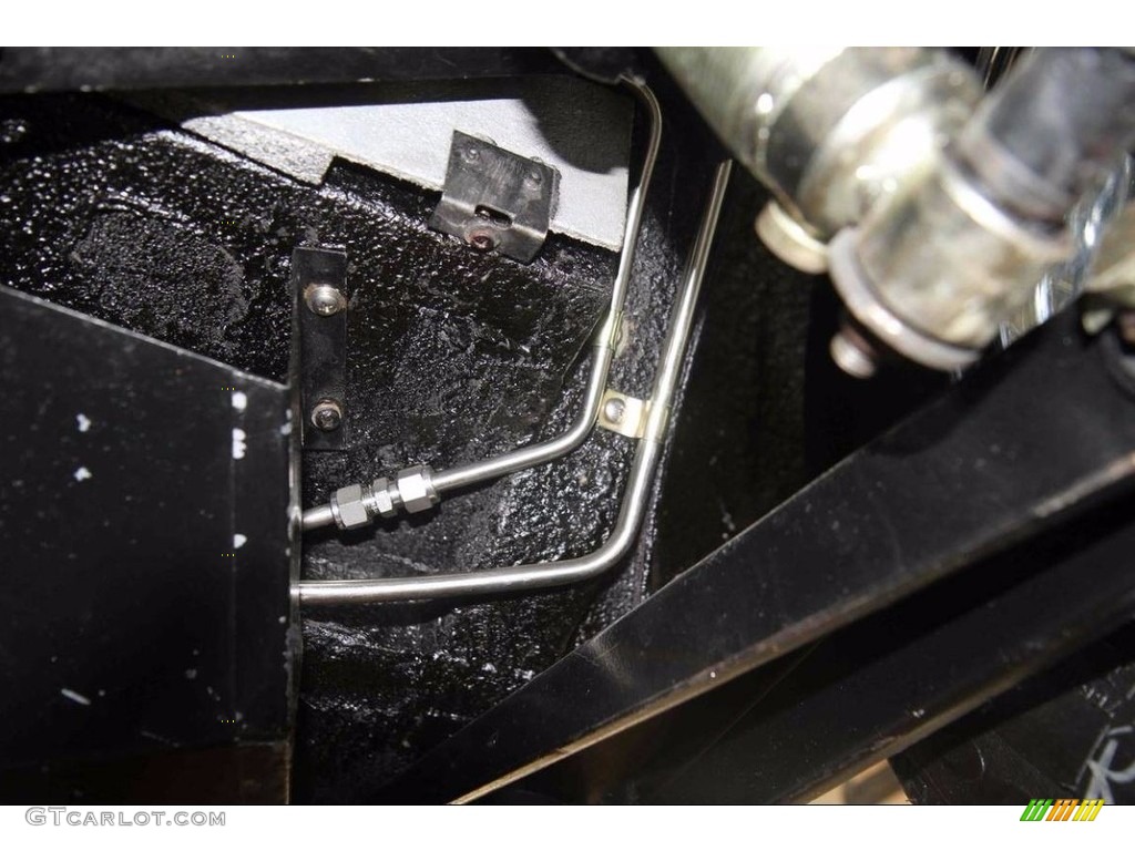 1974 Jaguar XKE Series III Roadster Undercarriage Photos