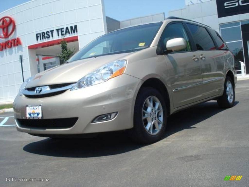 2006 Sienna Limited AWD - Desert Sand Mica / Taupe photo #1