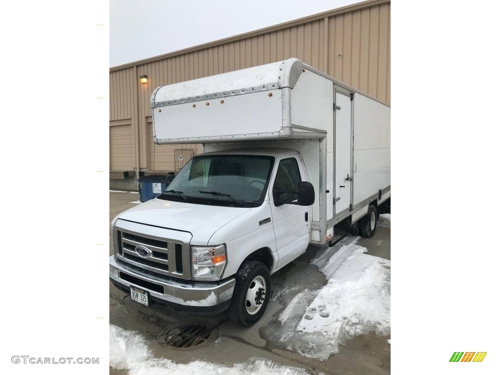 2018 E Series Cutaway E450 Commercial Moving Truck - Oxford White / Medium Flint photo #1