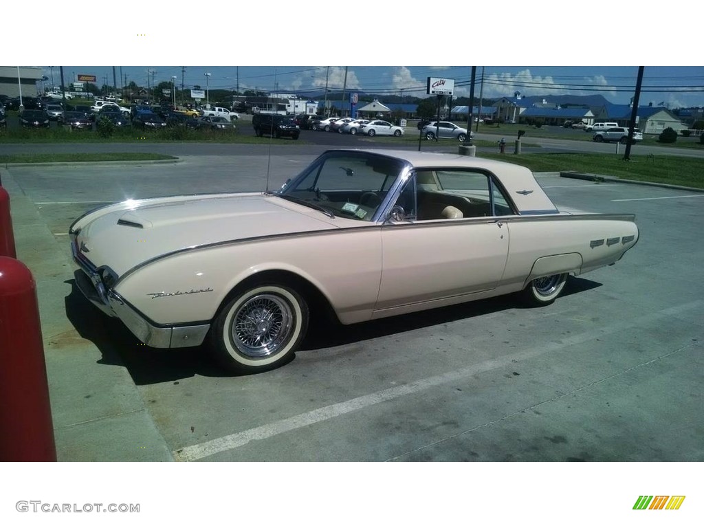 Sandshell Beige 1962 Ford Thunderbird 2 Door Coupe Exterior Photo #138561534