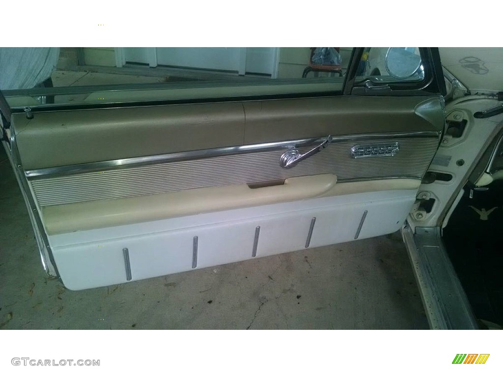 1962 Ford Thunderbird 2 Door Coupe Light Pearl Beige Door Panel Photo #138561693