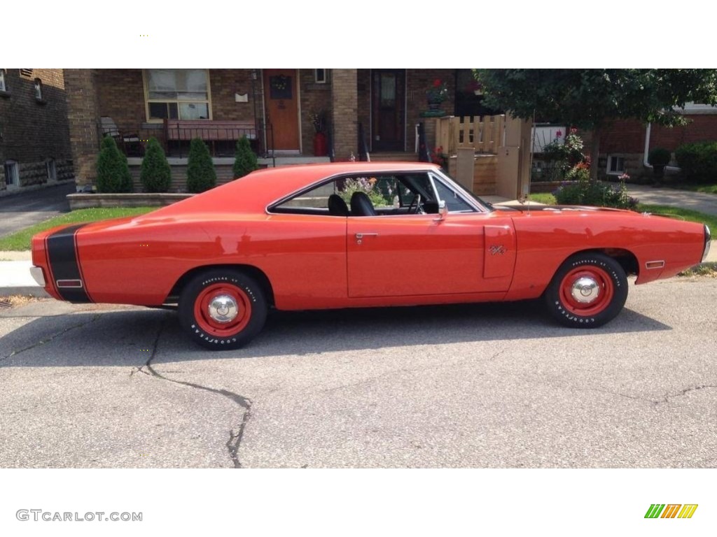 Hemi Orange 1970 Dodge Charger R/T Exterior Photo #138563406