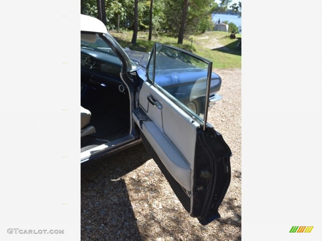 1962 Cadillac Series 62 Convertible White Door Panel Photo #138566827