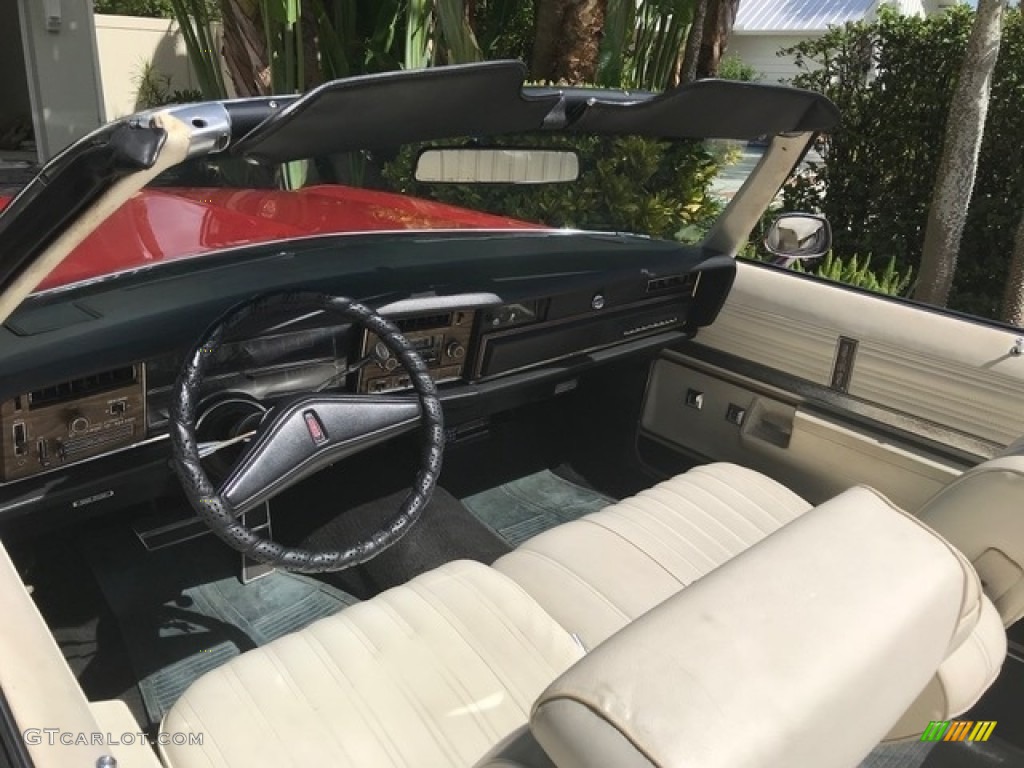 1975 Oldsmobile Delta 88 Royal Convertible Front Seat Photo #138568182