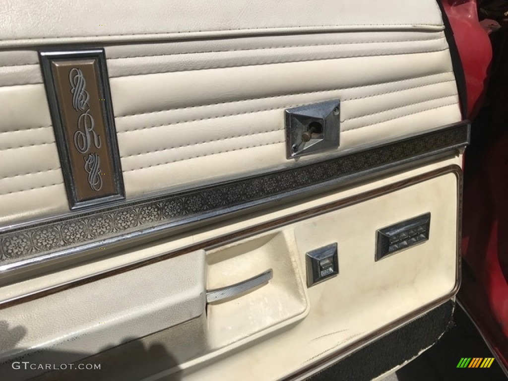 1975 Oldsmobile Delta 88 Royal Convertible Doeskin Door Panel Photo #138568464