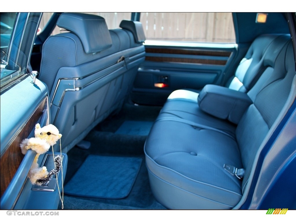 1970 Cadillac Fleetwood Sixty Special Rear Seat Photos