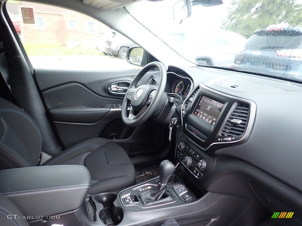 2020 Jeep Cherokee Latitude Front Seat Photo #138572397