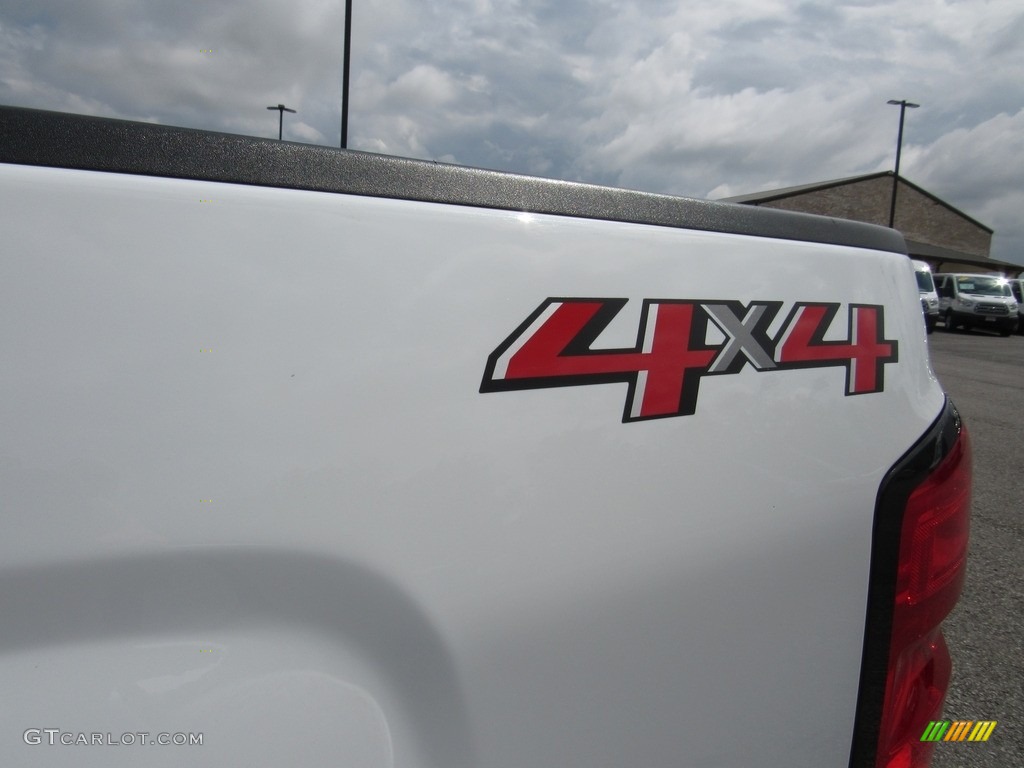 2018 Chevrolet Silverado 3500HD Work Truck Double Cab 4x4 Marks and Logos Photos
