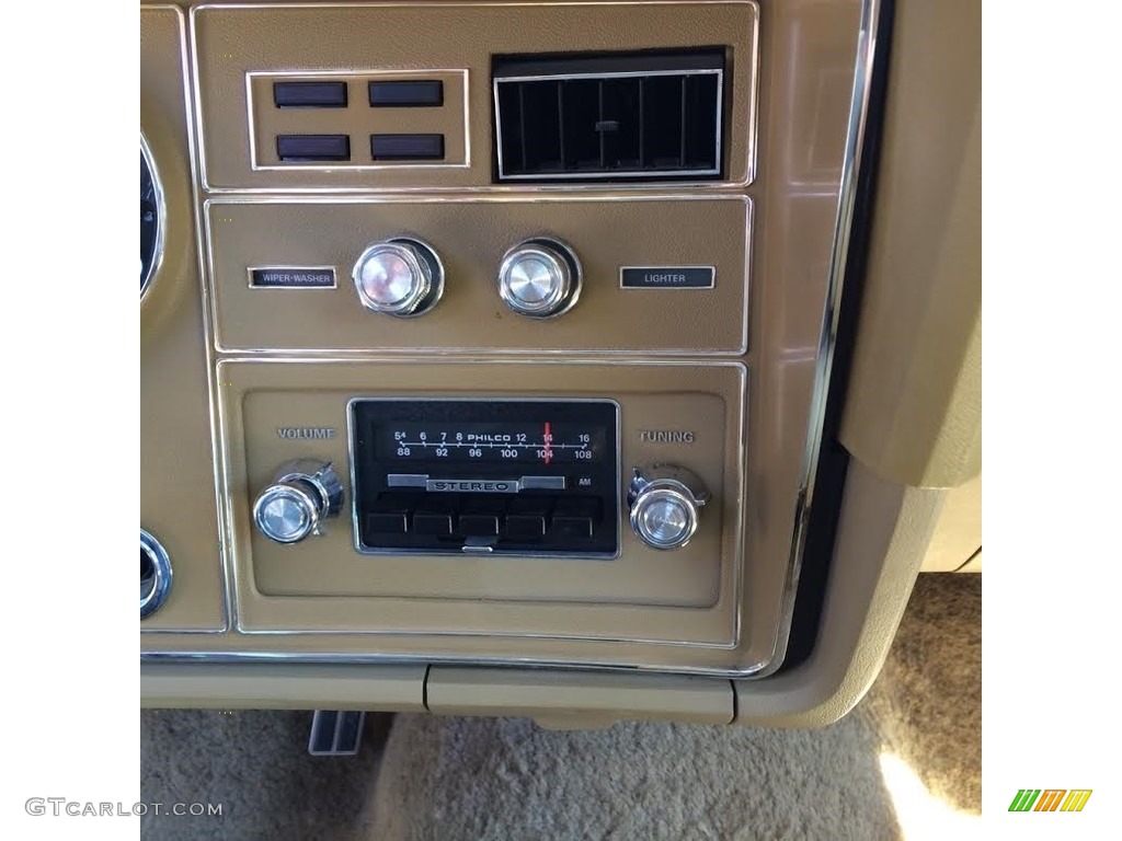 1976 Ford Thunderbird Coupe Controls Photo #138576120