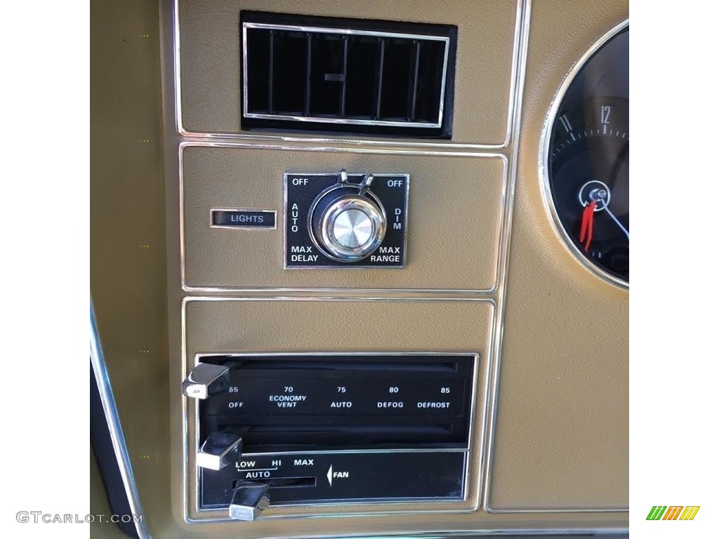 1976 Ford Thunderbird Coupe Controls Photo #138576141