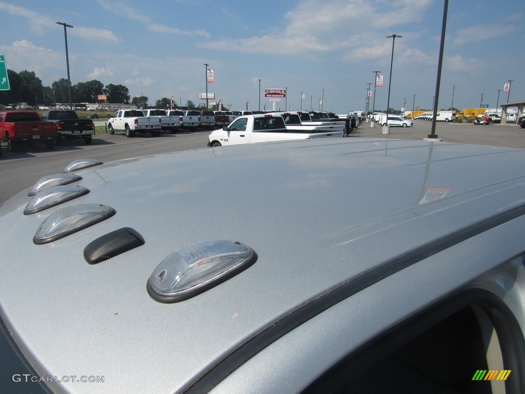 2016 3500 Tradesman Crew Cab 4x4 - Bright Silver Metallic / Diesel Gray/Black photo #53