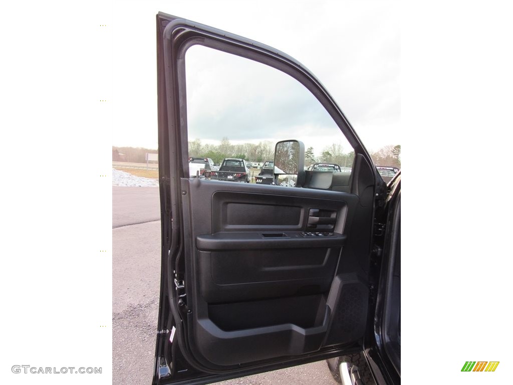 2016 Ram 3500 Tradesman Crew Cab 4x4 Diesel Gray/Black Door Panel Photo #138577827