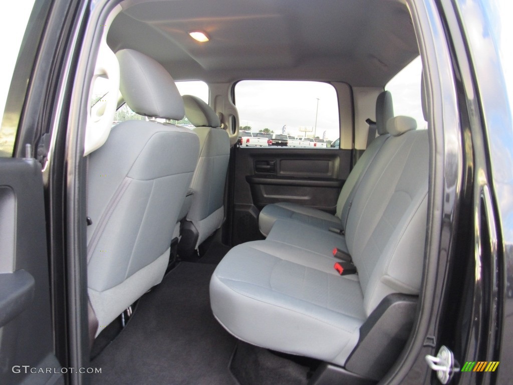 2016 Ram 3500 Tradesman Crew Cab 4x4 Rear Seat Photo #138577935