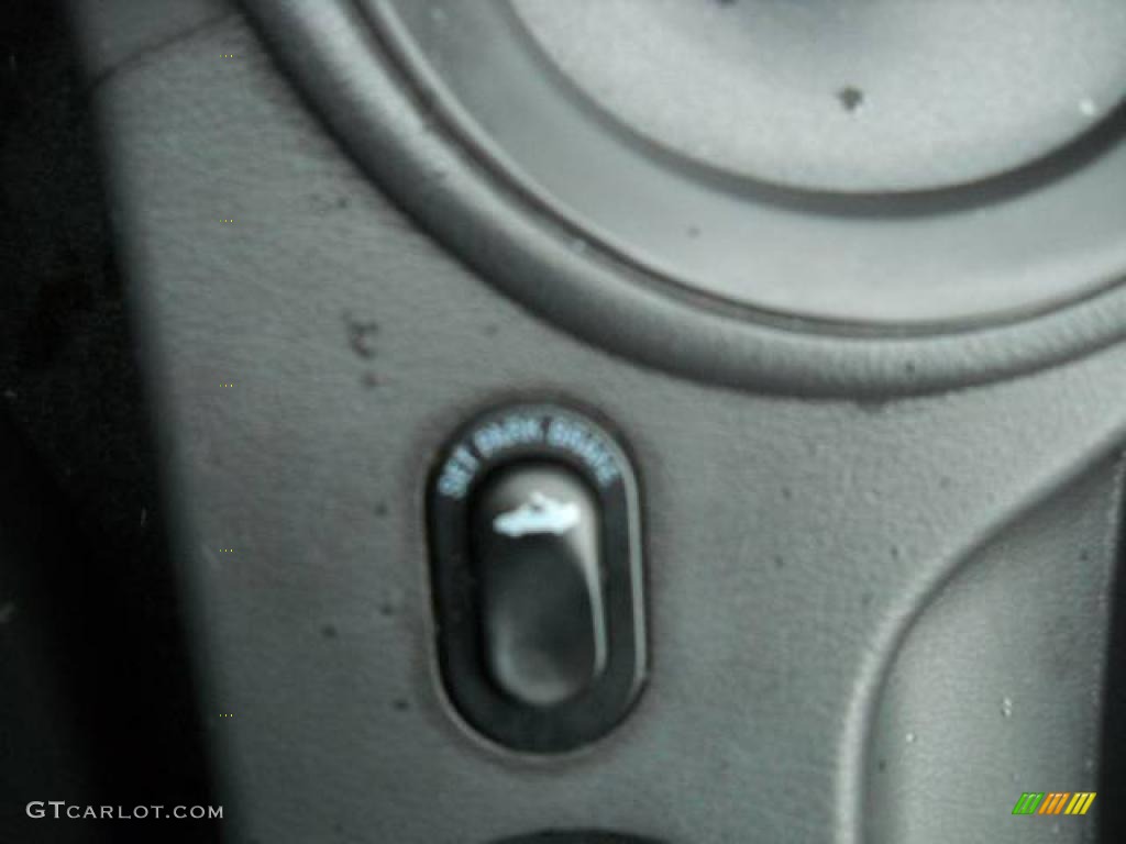 2003 Mustang V6 Convertible - Zinc Yellow / Dark Charcoal photo #22