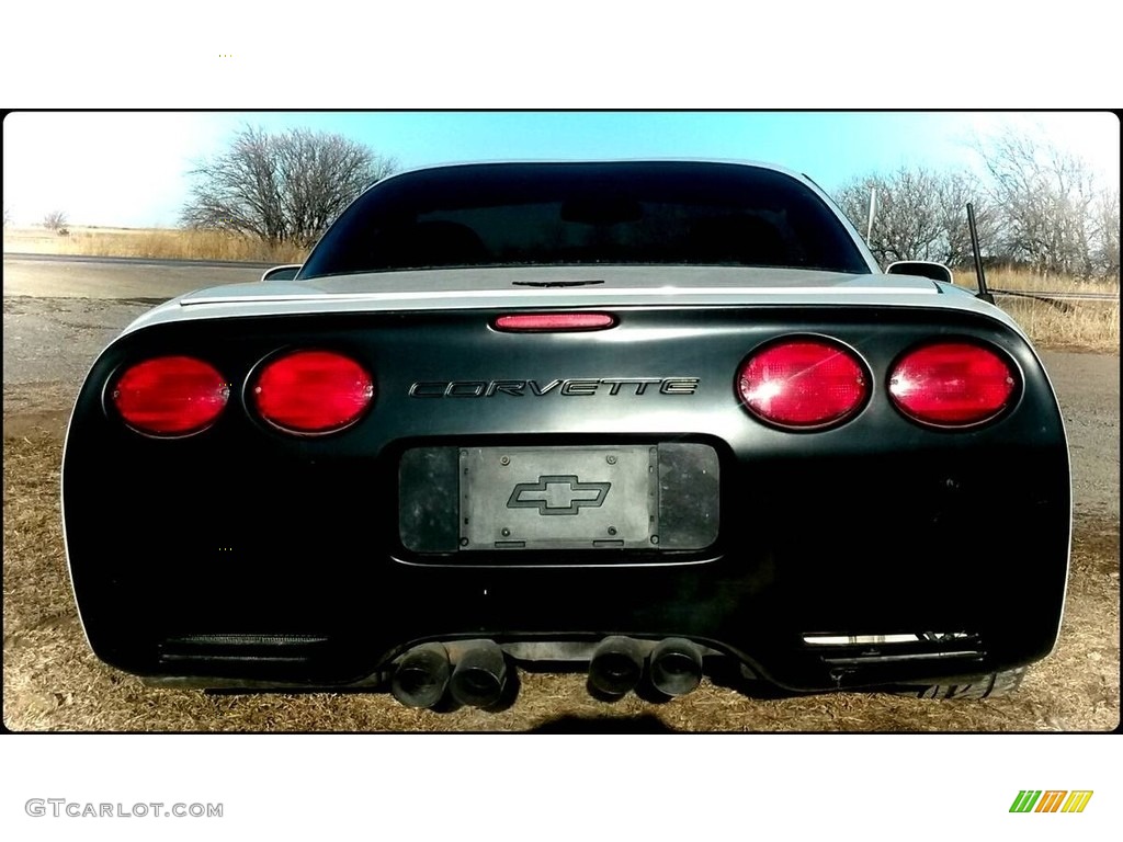 2001 Corvette Z06 - Speedway White / Black photo #2
