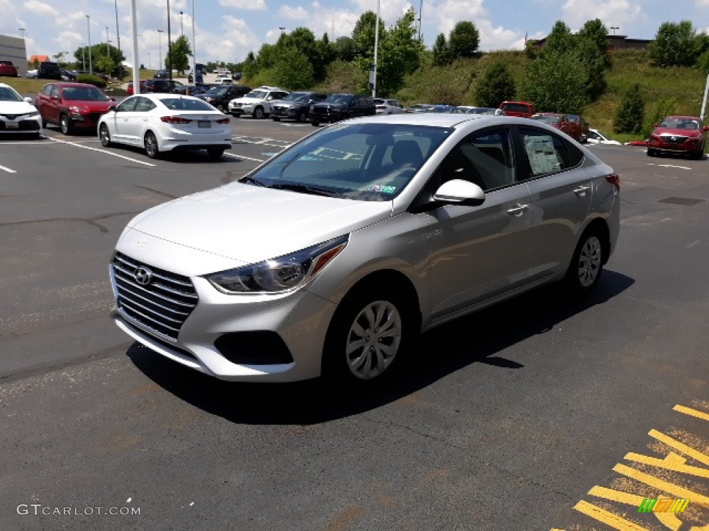 2020 Accent SE - Olympus Silver / Black photo #32