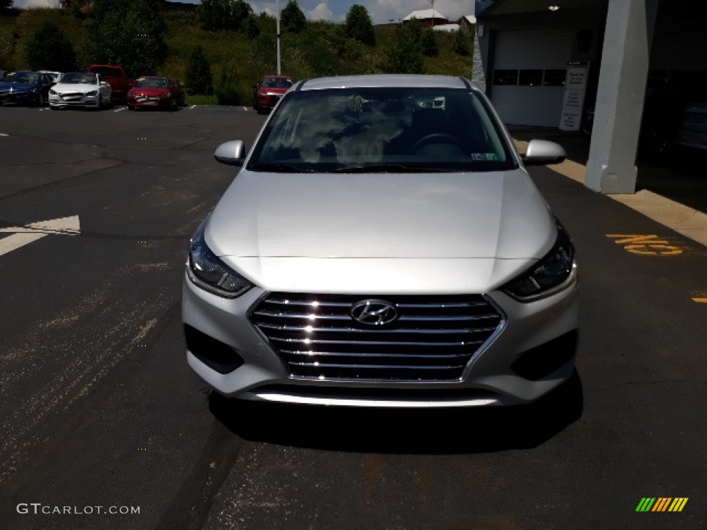 2020 Accent SE - Olympus Silver / Black photo #33