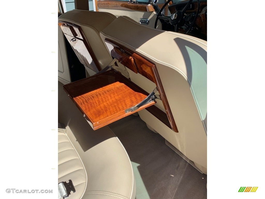 1965 Rolls-Royce Silver Cloud III 4 Door Saloon Interior Color Photos