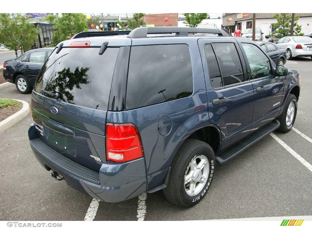 2005 Explorer XLT 4x4 - Medium Wedgewood Blue Metallic / Graphite photo #4
