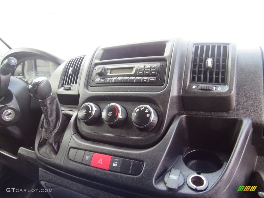2017 Ram ProMaster 2500 High Roof Cargo Van Controls Photo #138586182