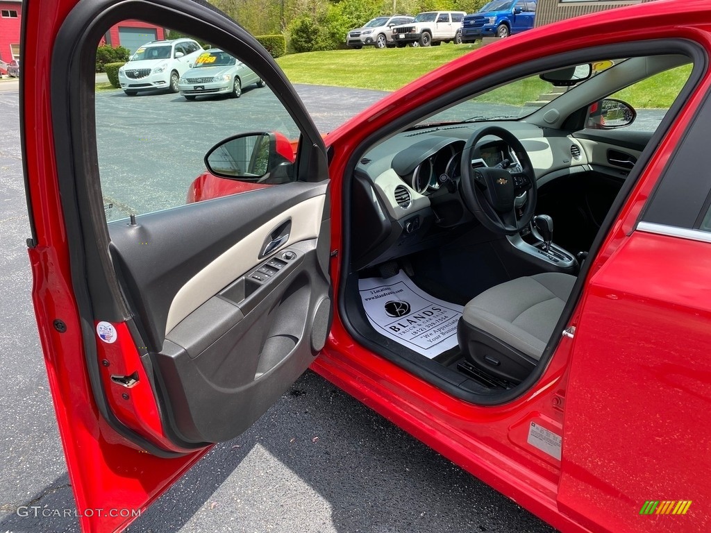 2015 Cruze LT - Red Hot / Brownstone photo #11