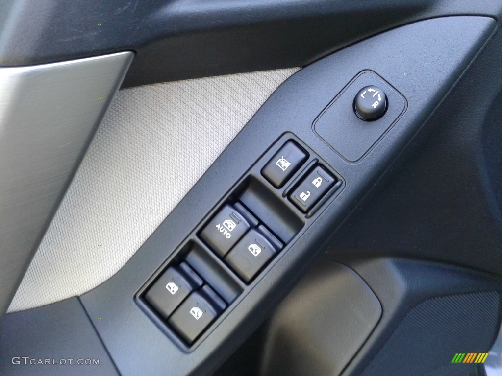 2015 Subaru Forester 2.5i Premium Gray Door Panel Photo #138587781