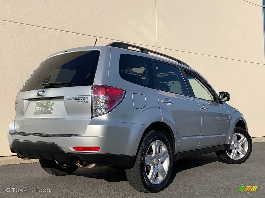 2010 Forester 2.5 X Premium - Steel Silver Metallic / Black photo #5