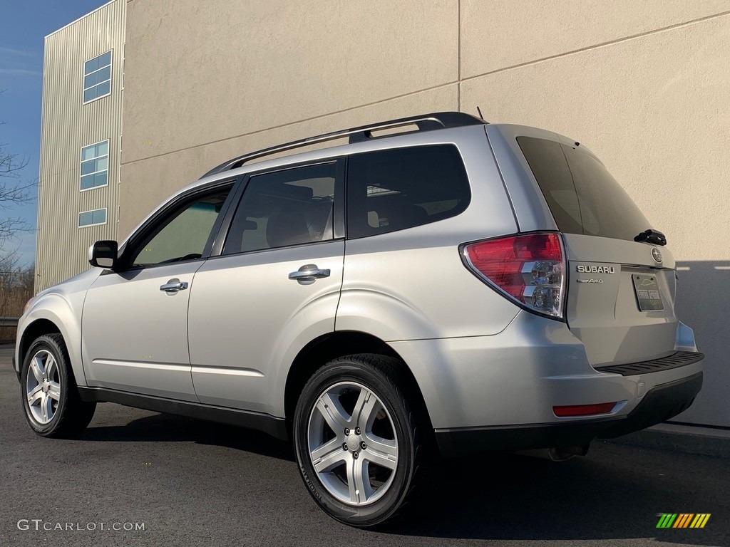 2010 Forester 2.5 X Premium - Steel Silver Metallic / Black photo #19