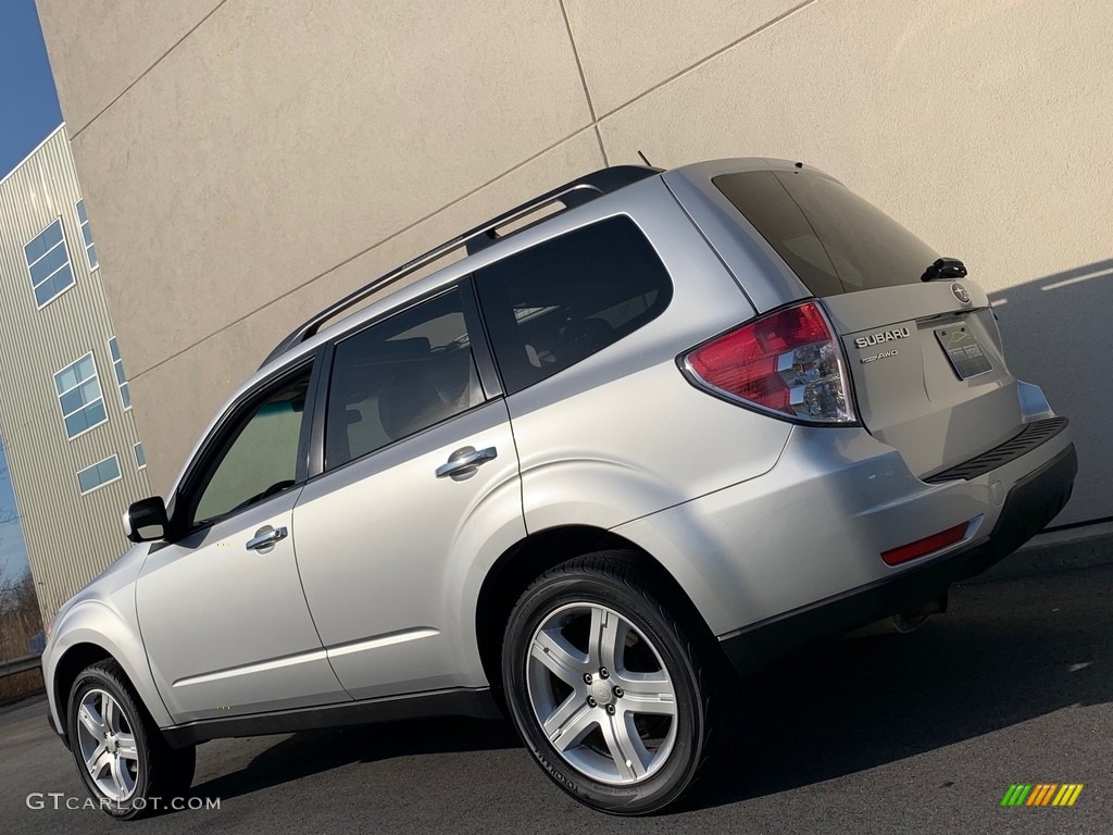 2010 Forester 2.5 X Premium - Steel Silver Metallic / Black photo #76