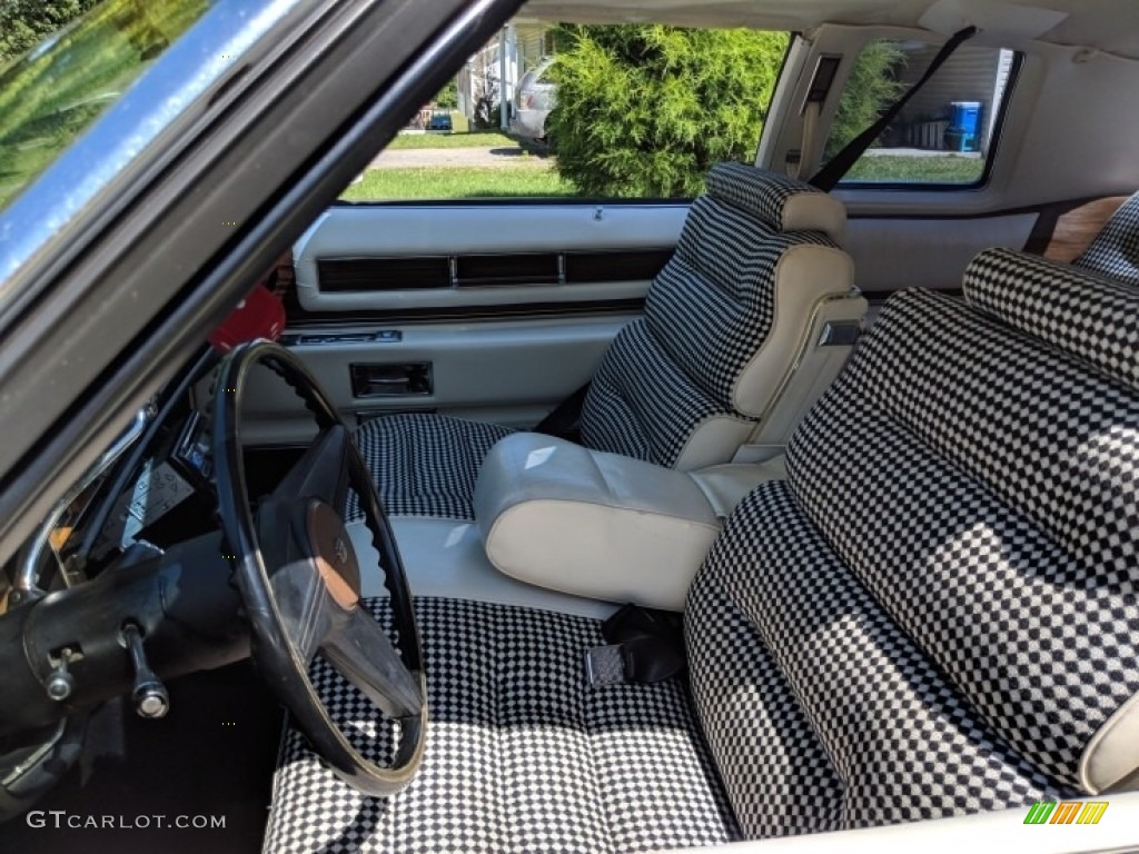 Black/White Interior 1975 Cadillac DeVille Coupe Photo #138591861