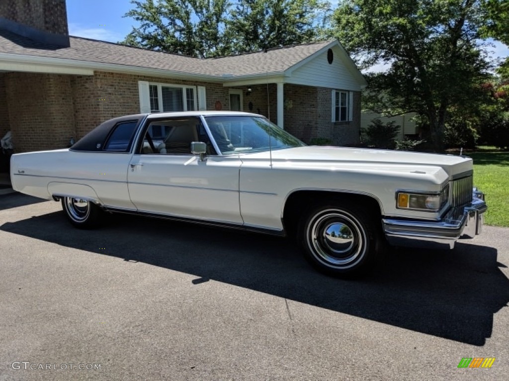 Cotillion White 1975 Cadillac DeVille Coupe Exterior Photo #138591954