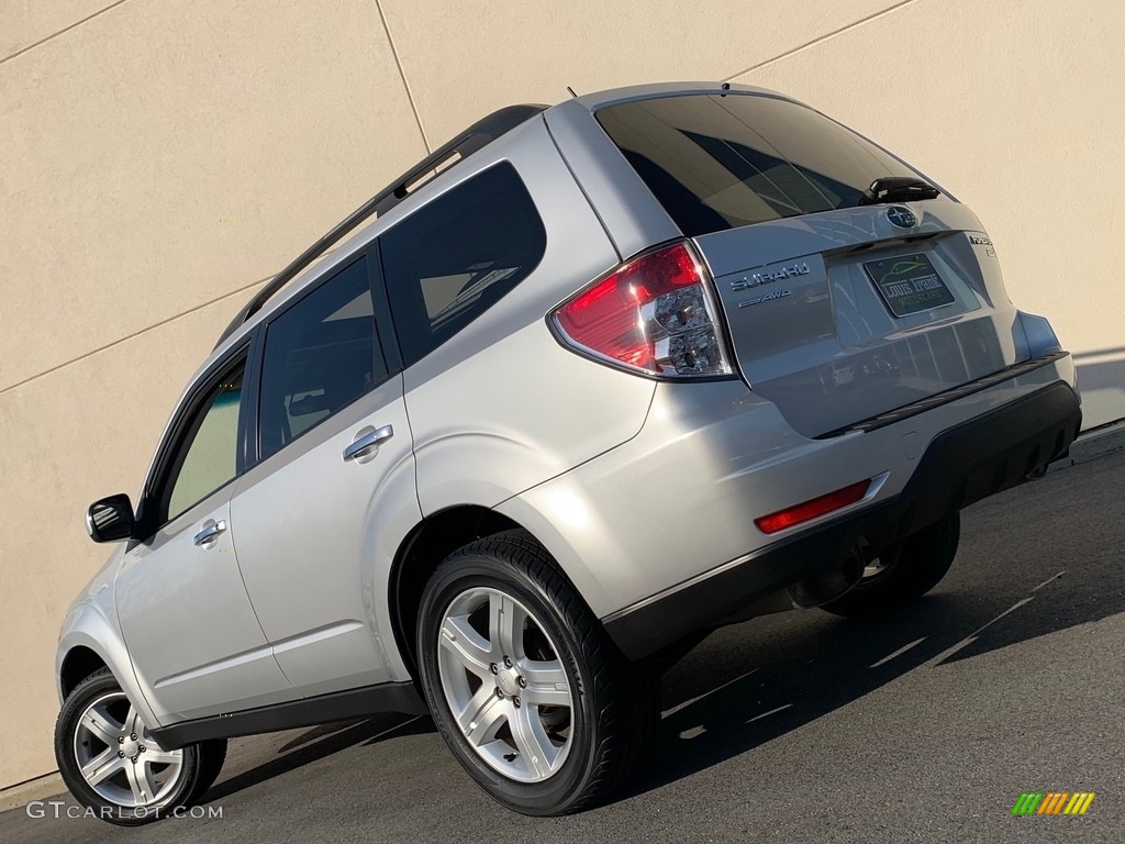 2010 Forester 2.5 X Premium - Steel Silver Metallic / Black photo #113