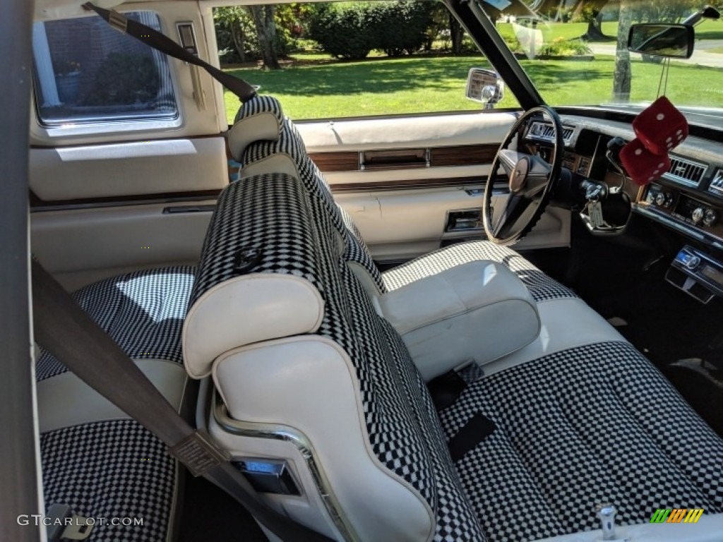 1975 Cadillac DeVille Coupe Front Seat Photos