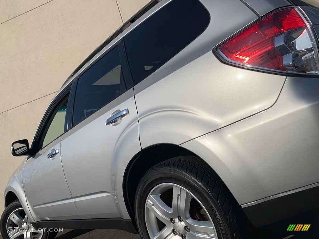 2010 Forester 2.5 X Premium - Steel Silver Metallic / Black photo #117