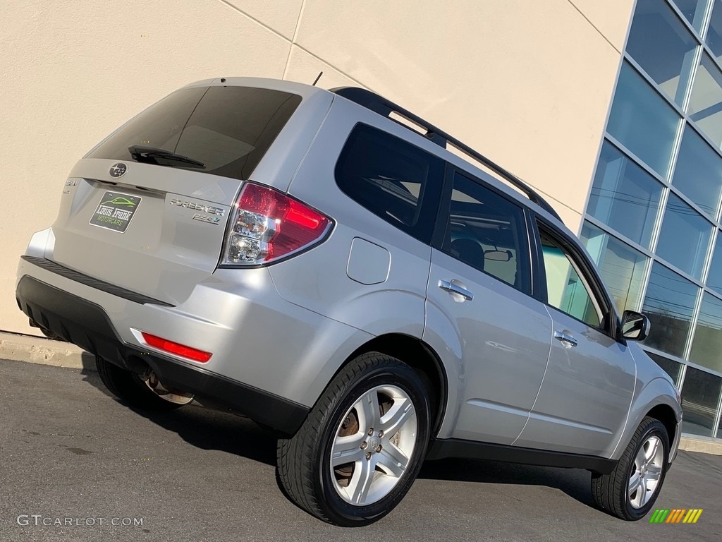 2010 Forester 2.5 X Premium - Steel Silver Metallic / Black photo #120